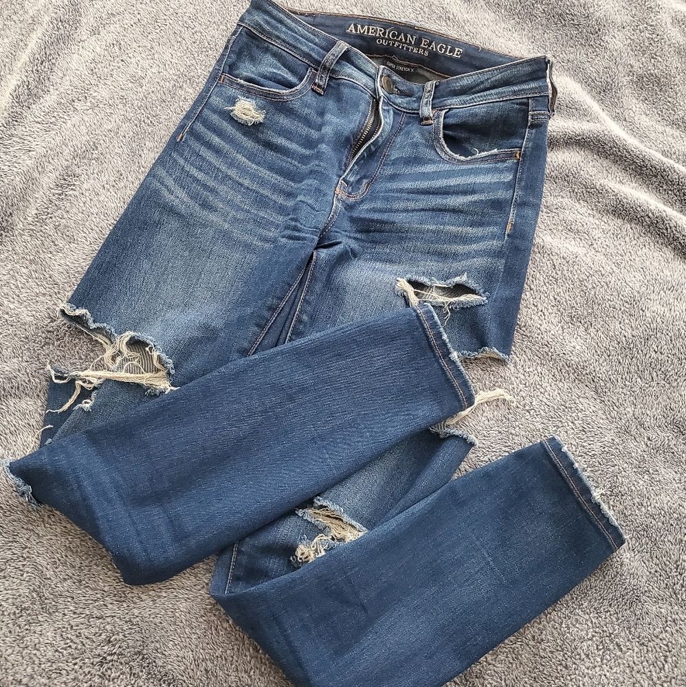 American Eagle Distressed Super Stretch Hi-Rise Jegging size 2 Short